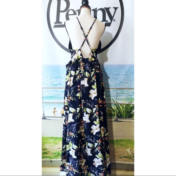 LUCY PARIS Fiji Key Hole Maxi - Picture 14 of 15